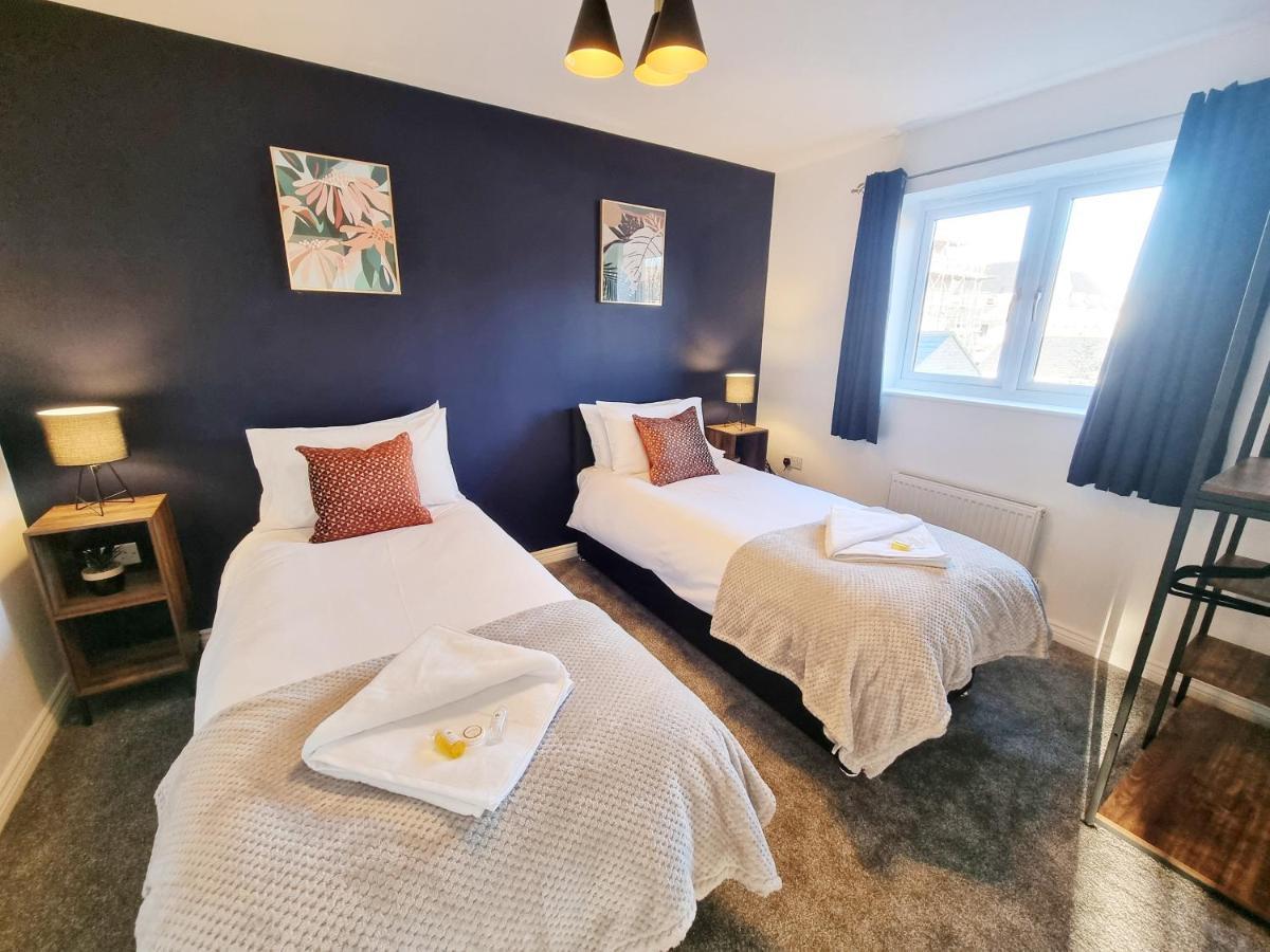 Stylish 3 Bedrooms & 2 Bathrooms House, Free Parking On Premises! Cambridge Exterior foto
