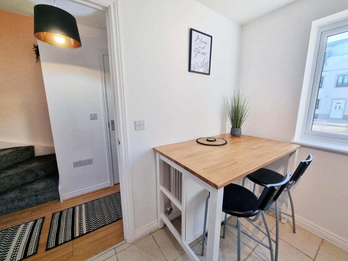 Stylish 3 Bedrooms & 2 Bathrooms House, Free Parking On Premises! Cambridge Exterior foto